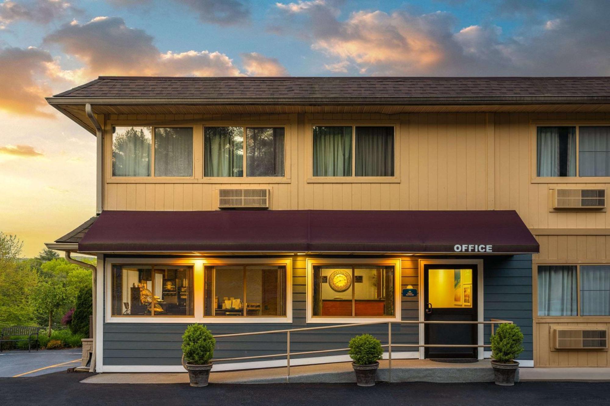 Days Inn By Wyndham Wurtsboro Exterior photo